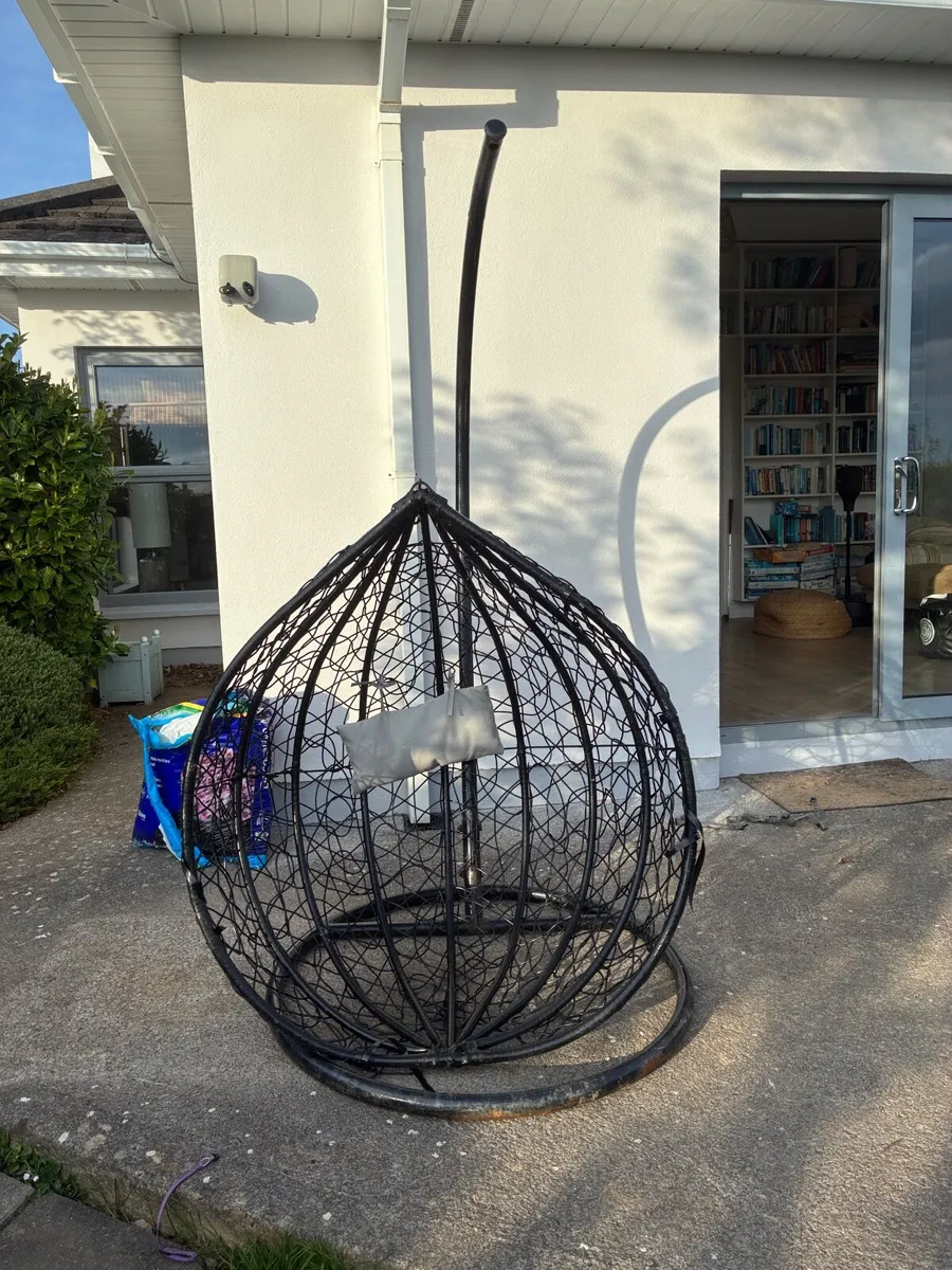 FREE hanging garden chair - Image 1