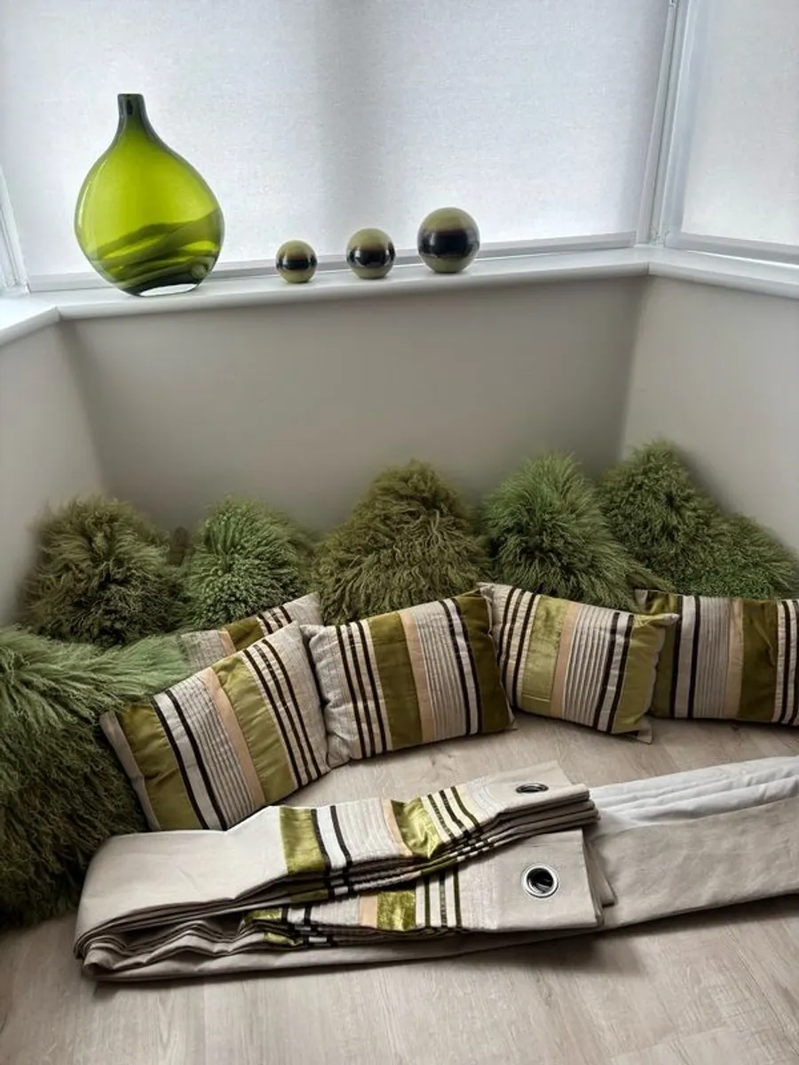 Curtains, cushions & matching accessories - Image 1