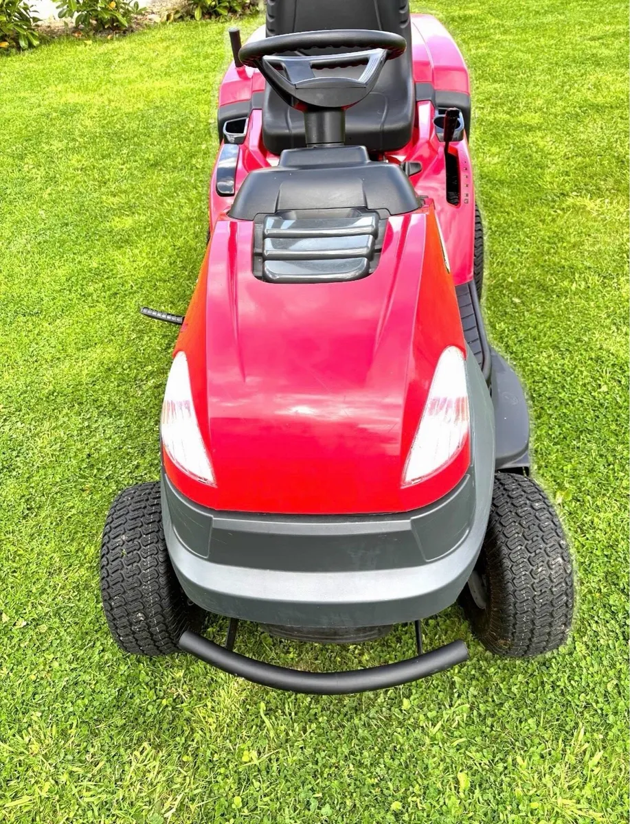 Castlegarden lawnmower as new - Image 3