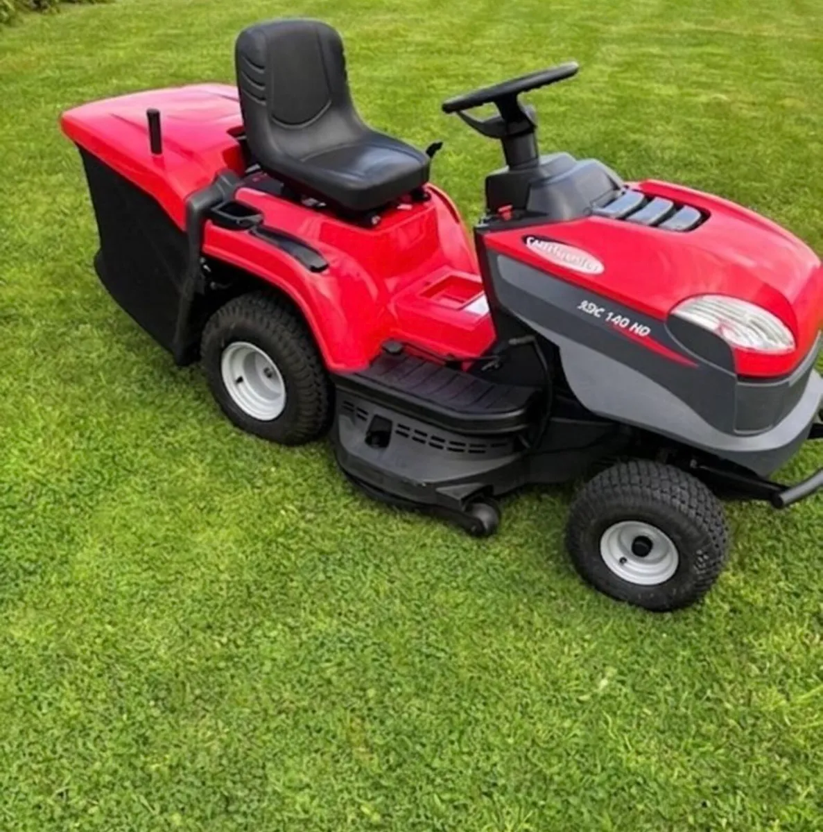 Castlegarden lawnmower as new - Image 1