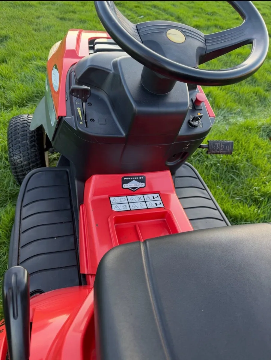 Castlegarden lawnmower as new - Image 2