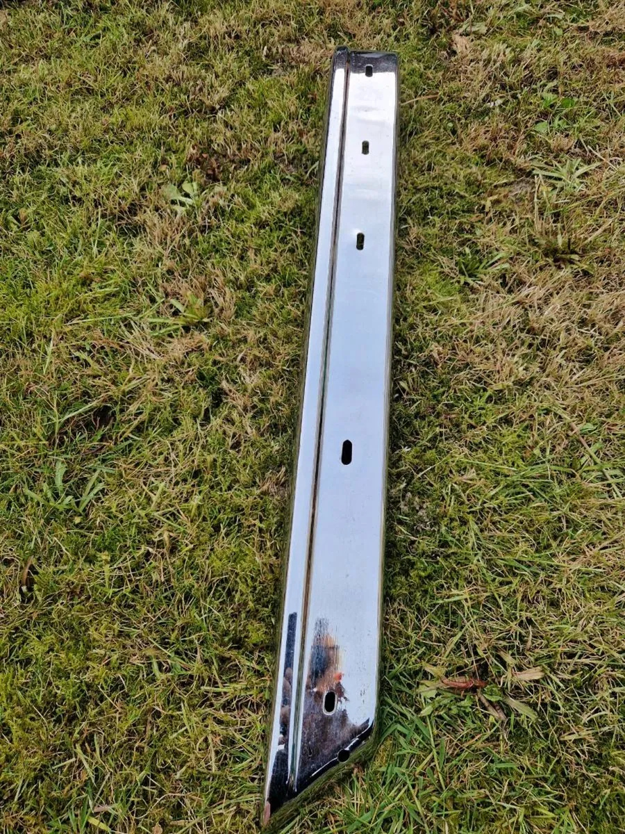 BMW E28 rear bumper corners. - Image 2