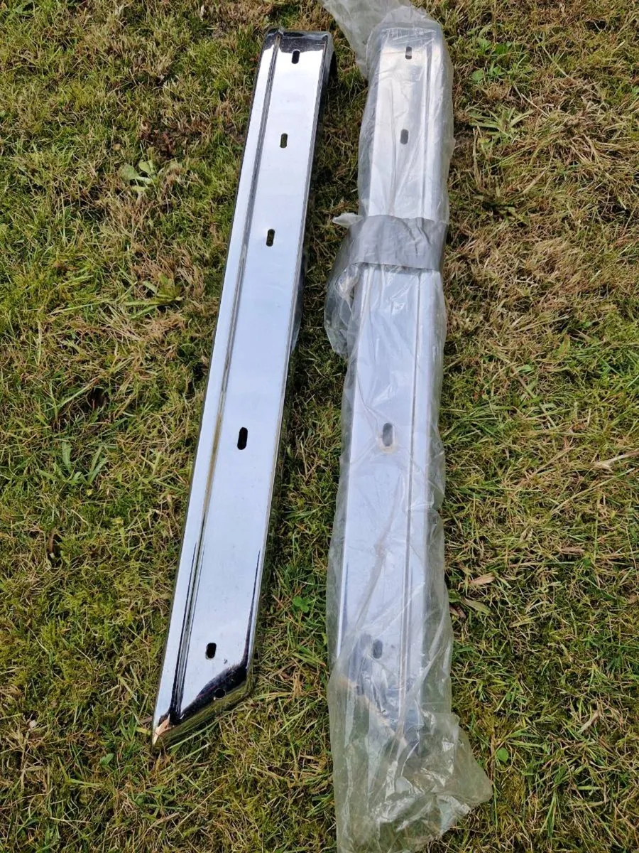 BMW E28 rear bumper corners. - Image 1