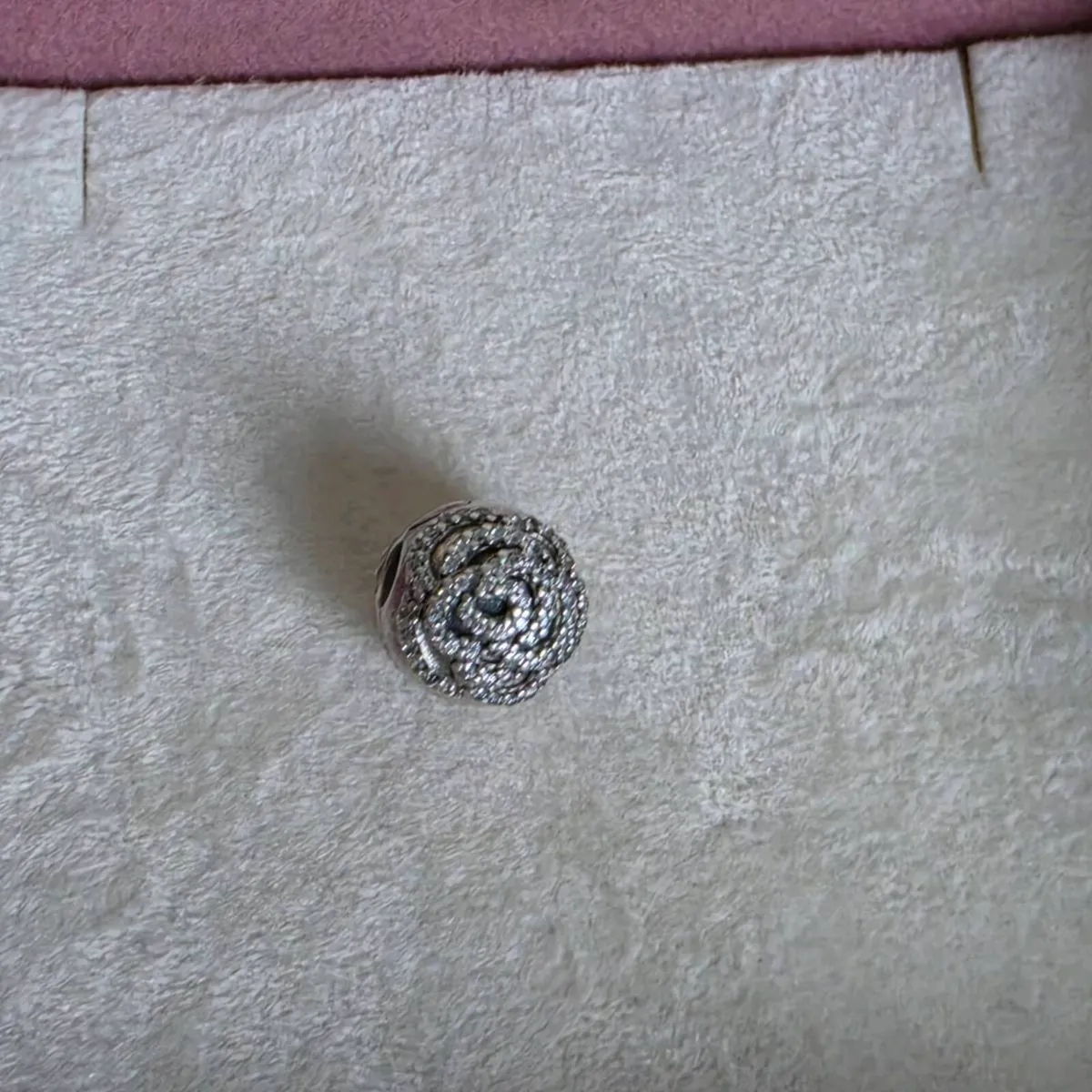 Pandora charm clip rose sparkly - Image 1