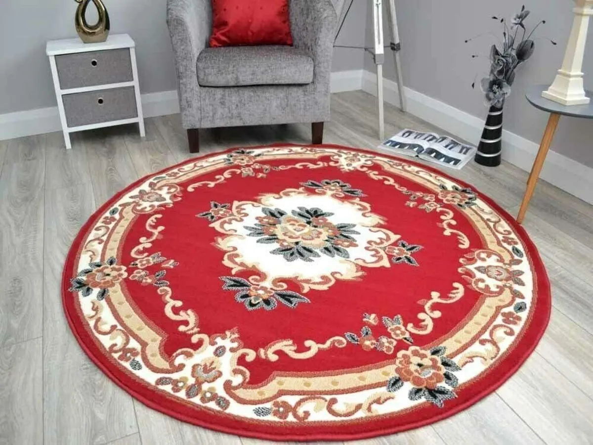 Small Medium Large Red Traditional Design Round