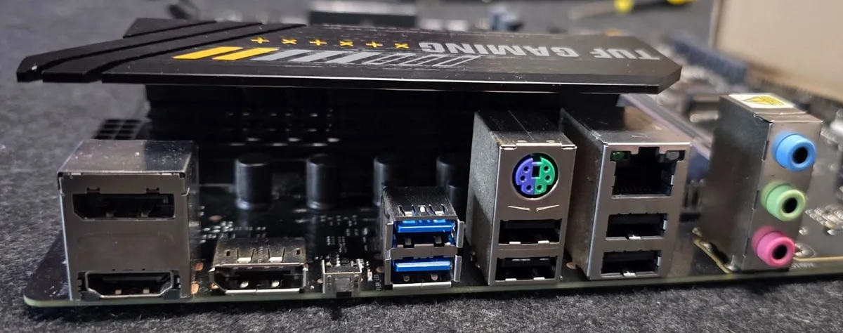 ASUS Tuf A620M Gaming Plus + Ryzen 5 7600 CPU - Image 3