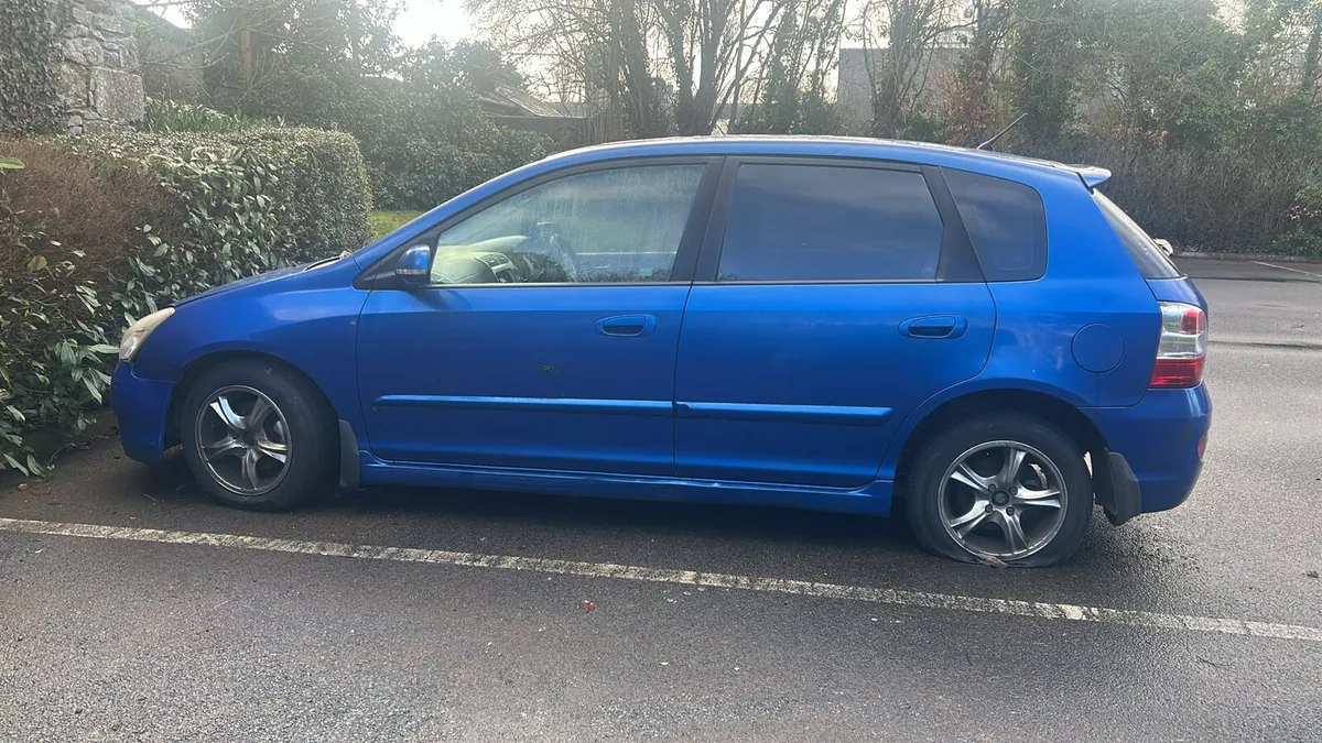 Car parts or repair READ AD Honda civic - Image 2