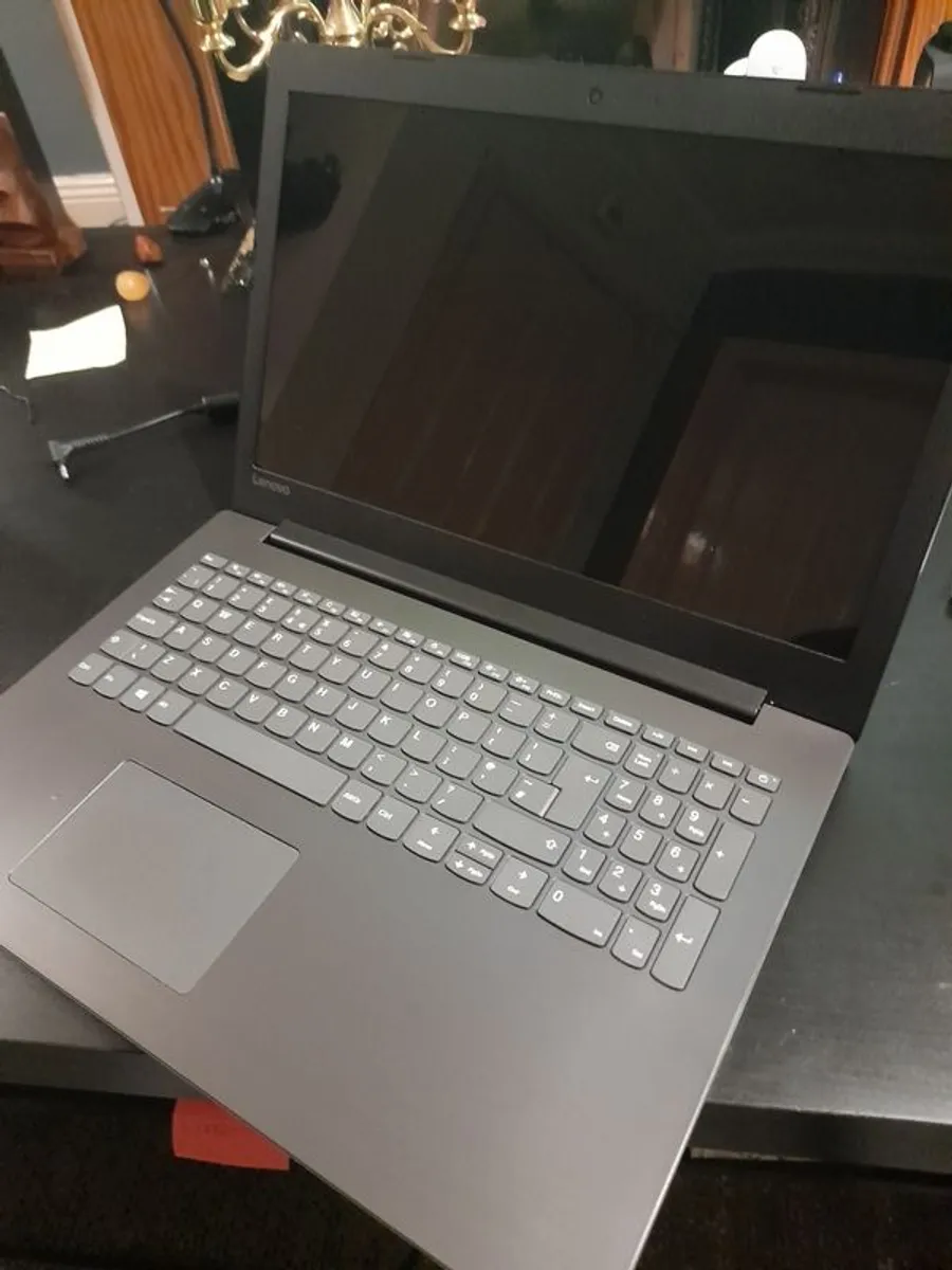 loptop Lenovo 330 - Image 1