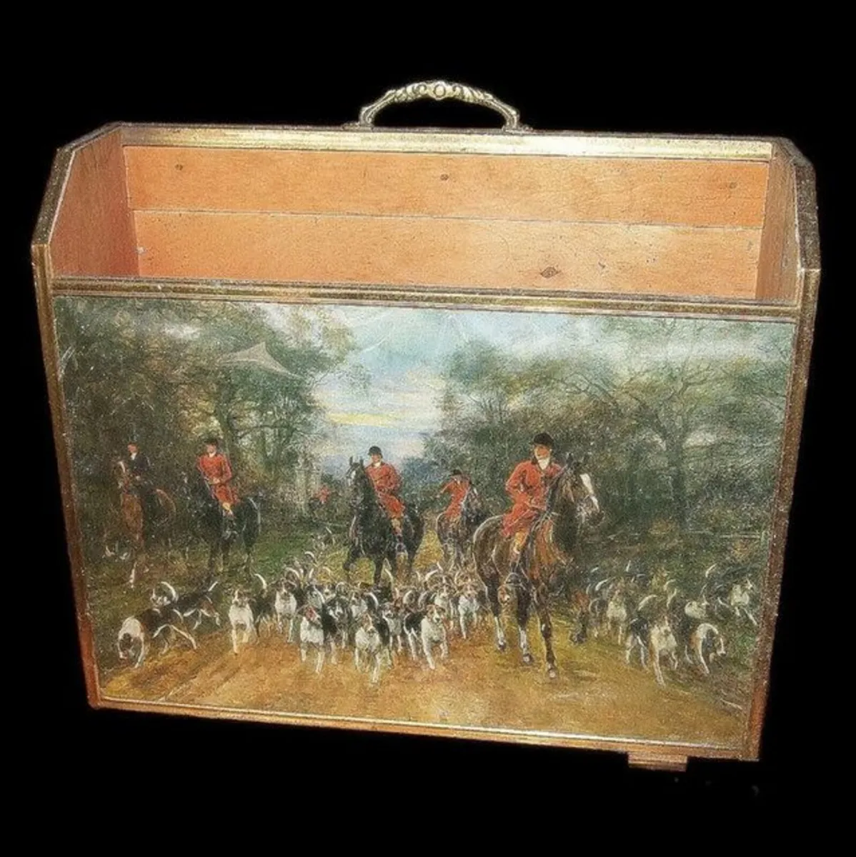 Vintage 'Hunting Scene' Magazine Rack - Image 1