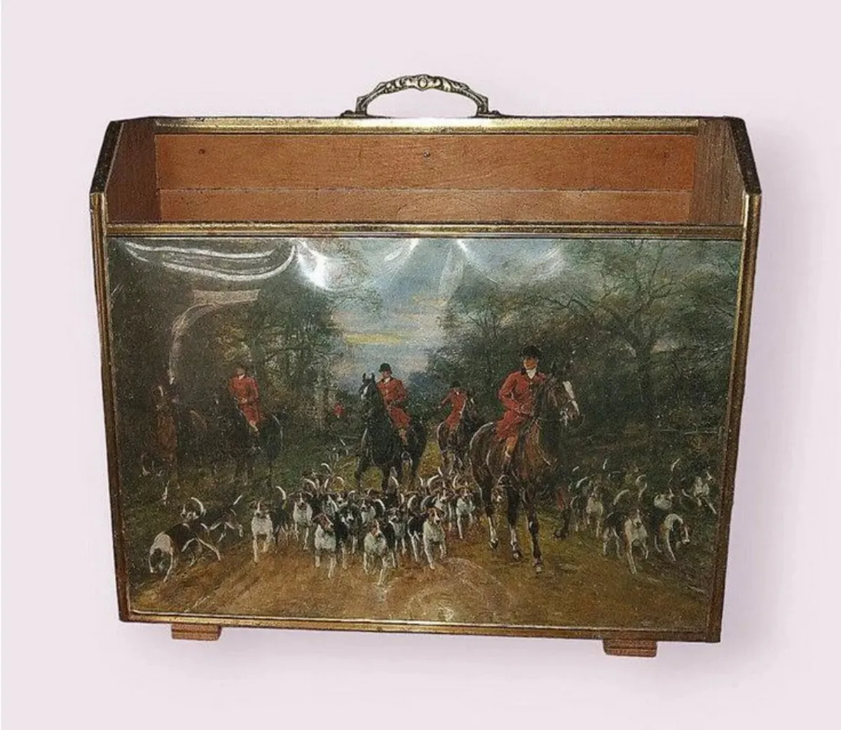 Vintage 'Hunting Scene' Magazine Rack - Image 4