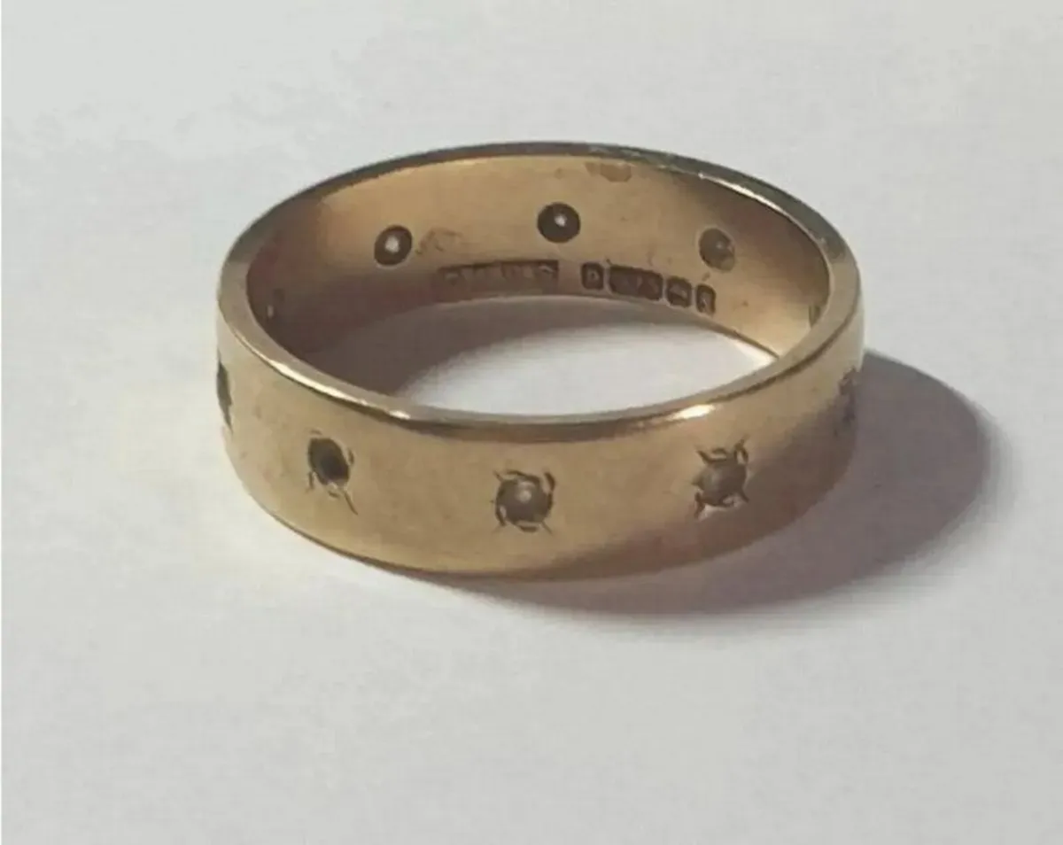 Vintage Hallmarked 9ct Gold Diamond Ring - Image 3