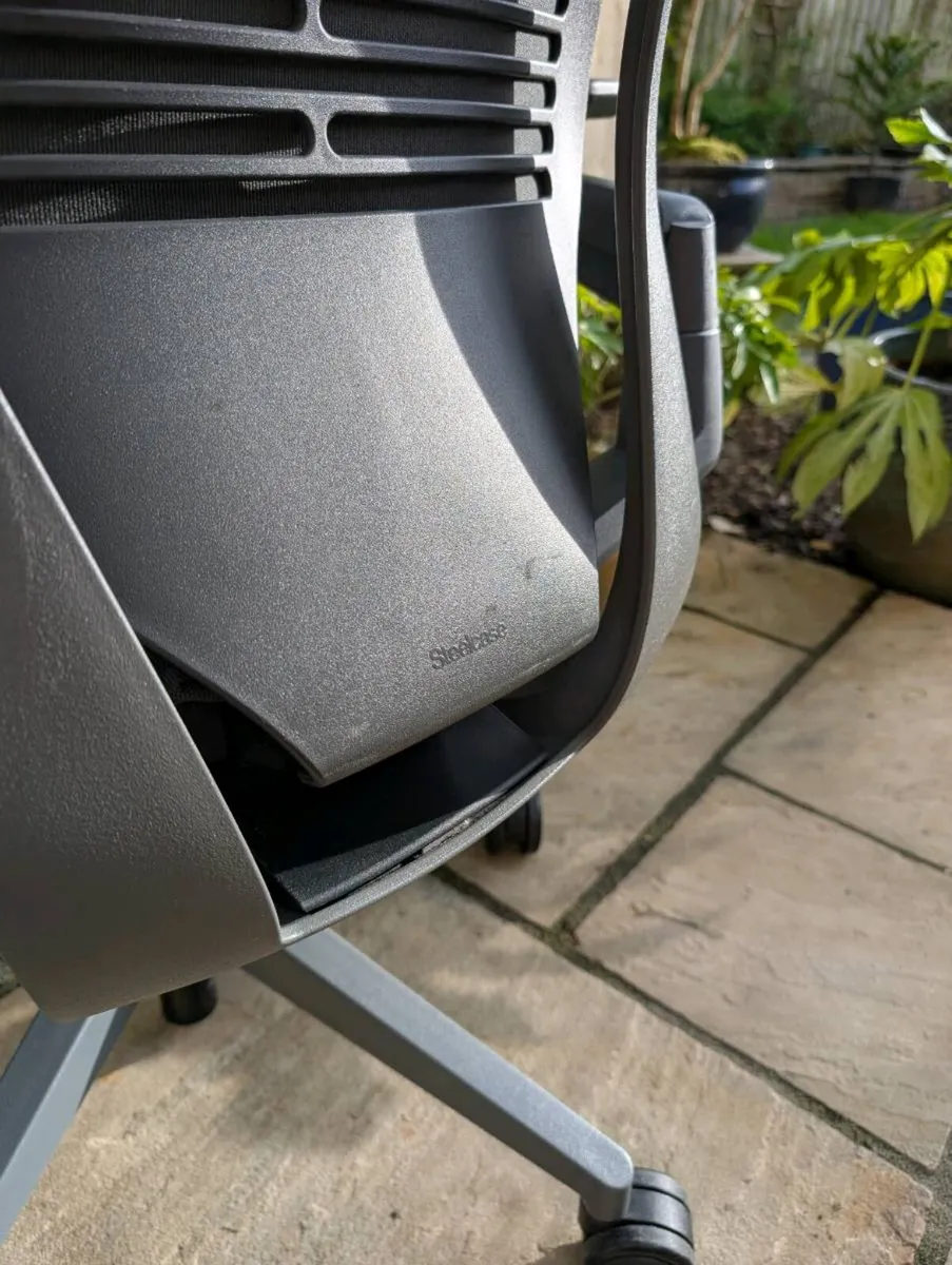 Ergonomic office chair - Image 3