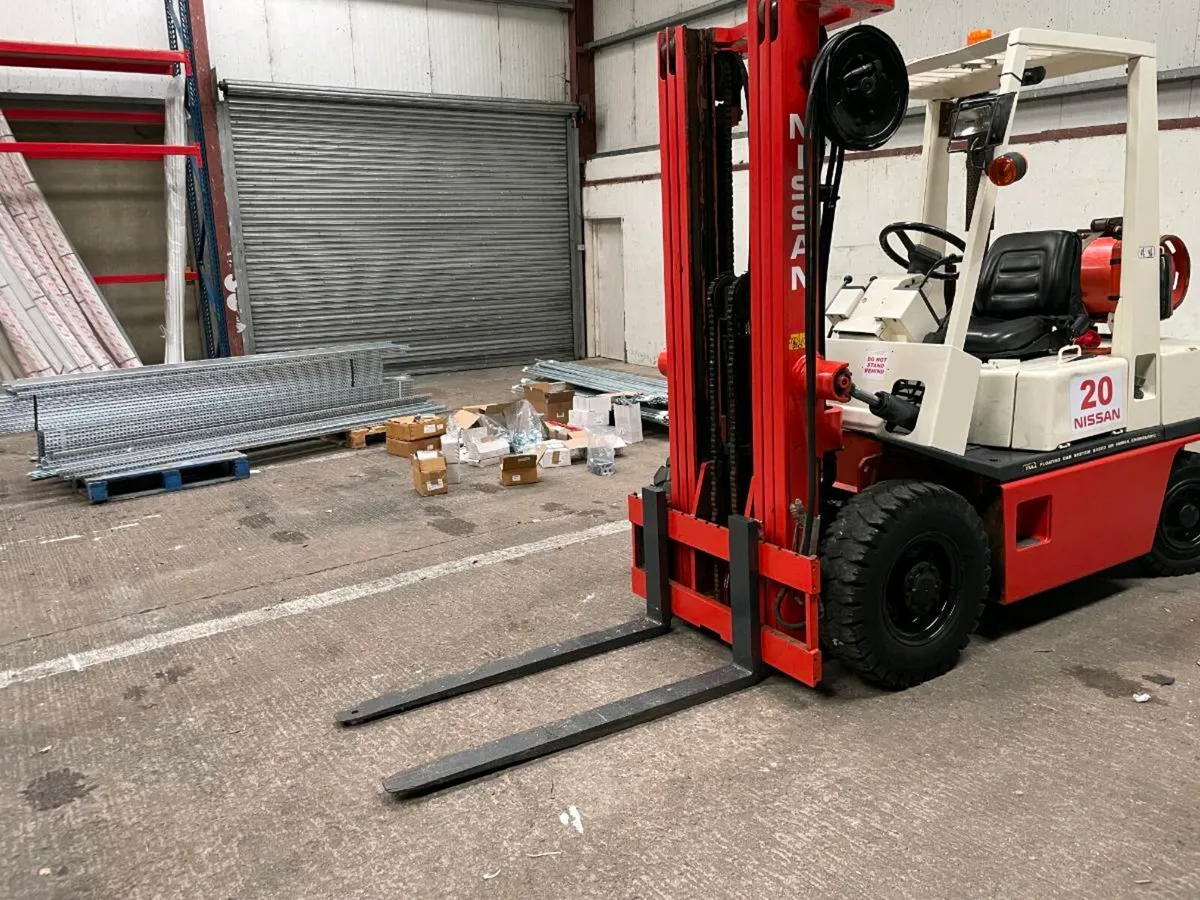 3.5 ton Nissan Gas forklift - Image 4