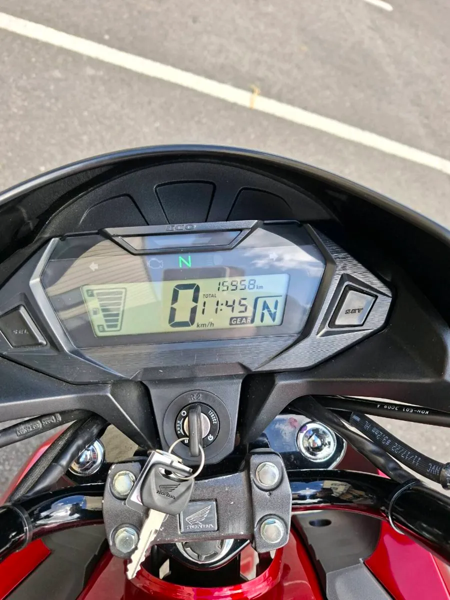 Honda CB125F 2024 - Image 2