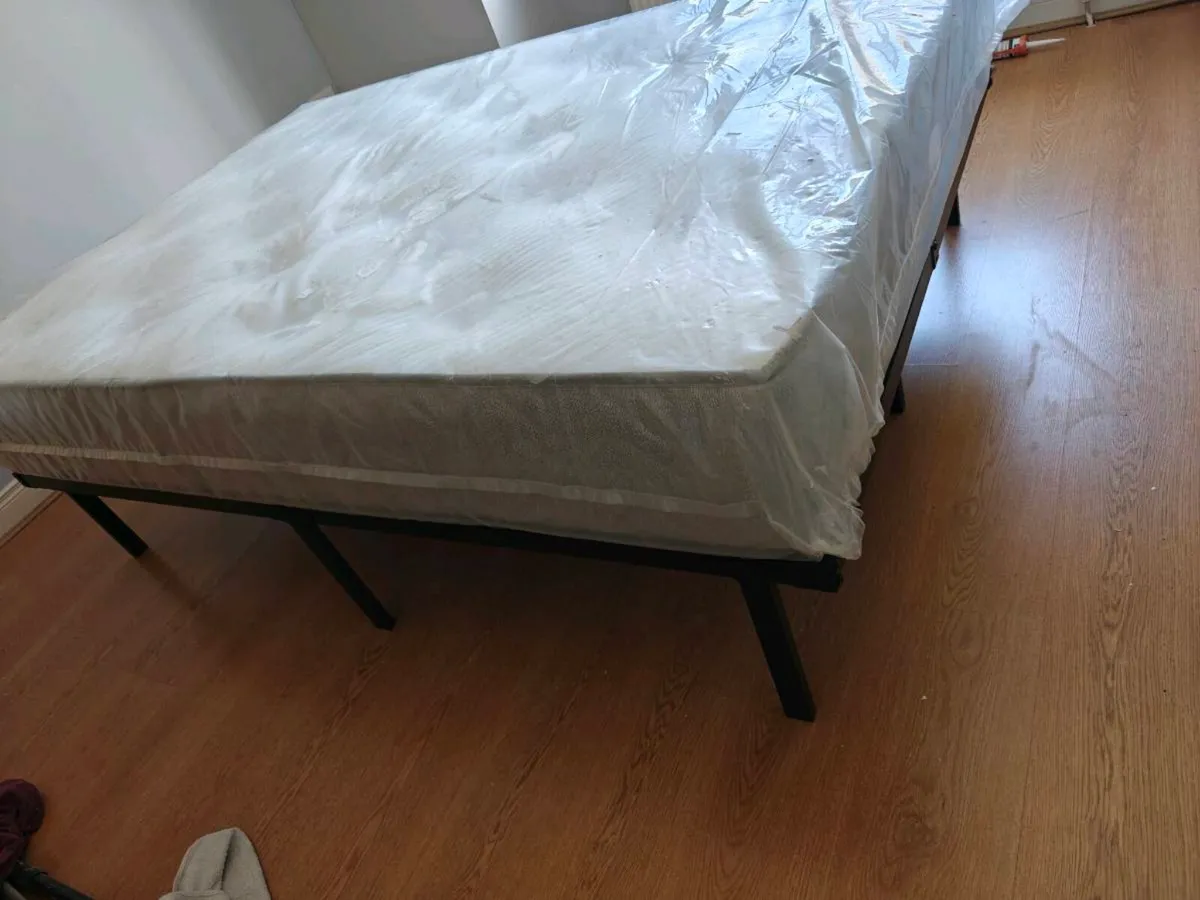 4ft 6 base and mattress - Image 2