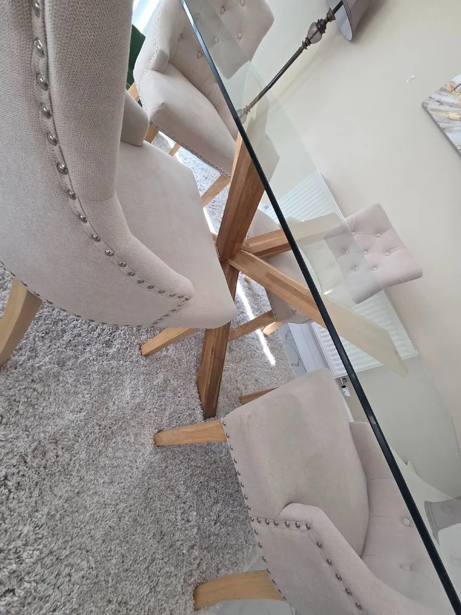 Table & 4 chairs - Image 2