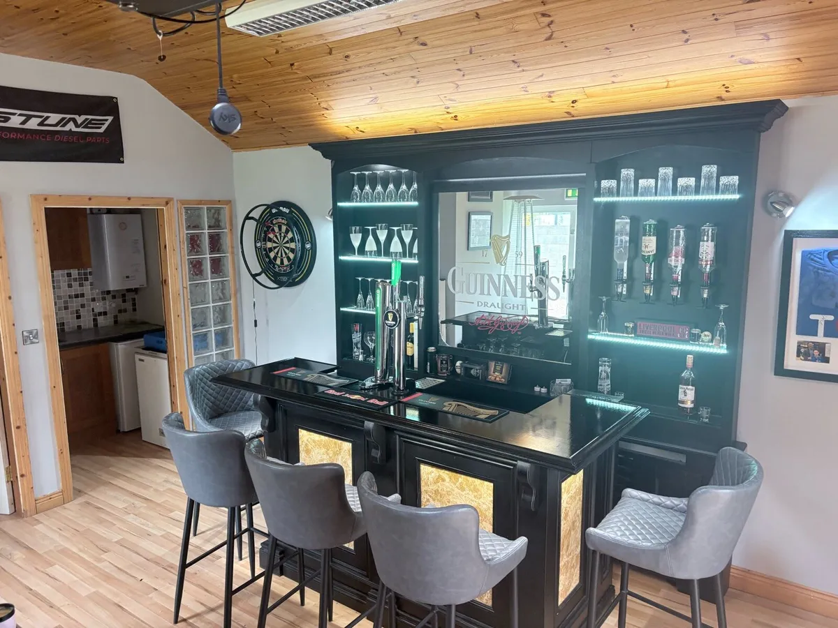 Home bar - Image 1