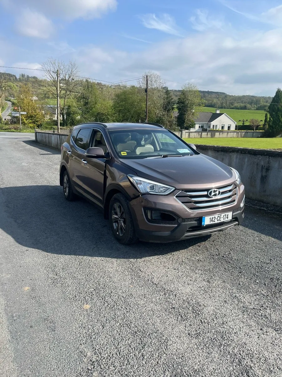 2014 Santa Fe 7 seater - Image 3
