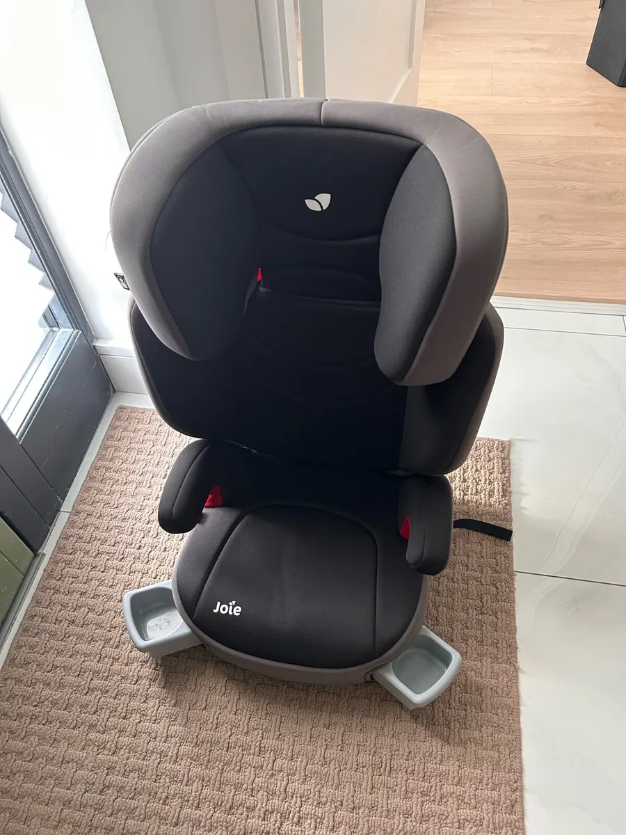 Car seat booster - Image 1