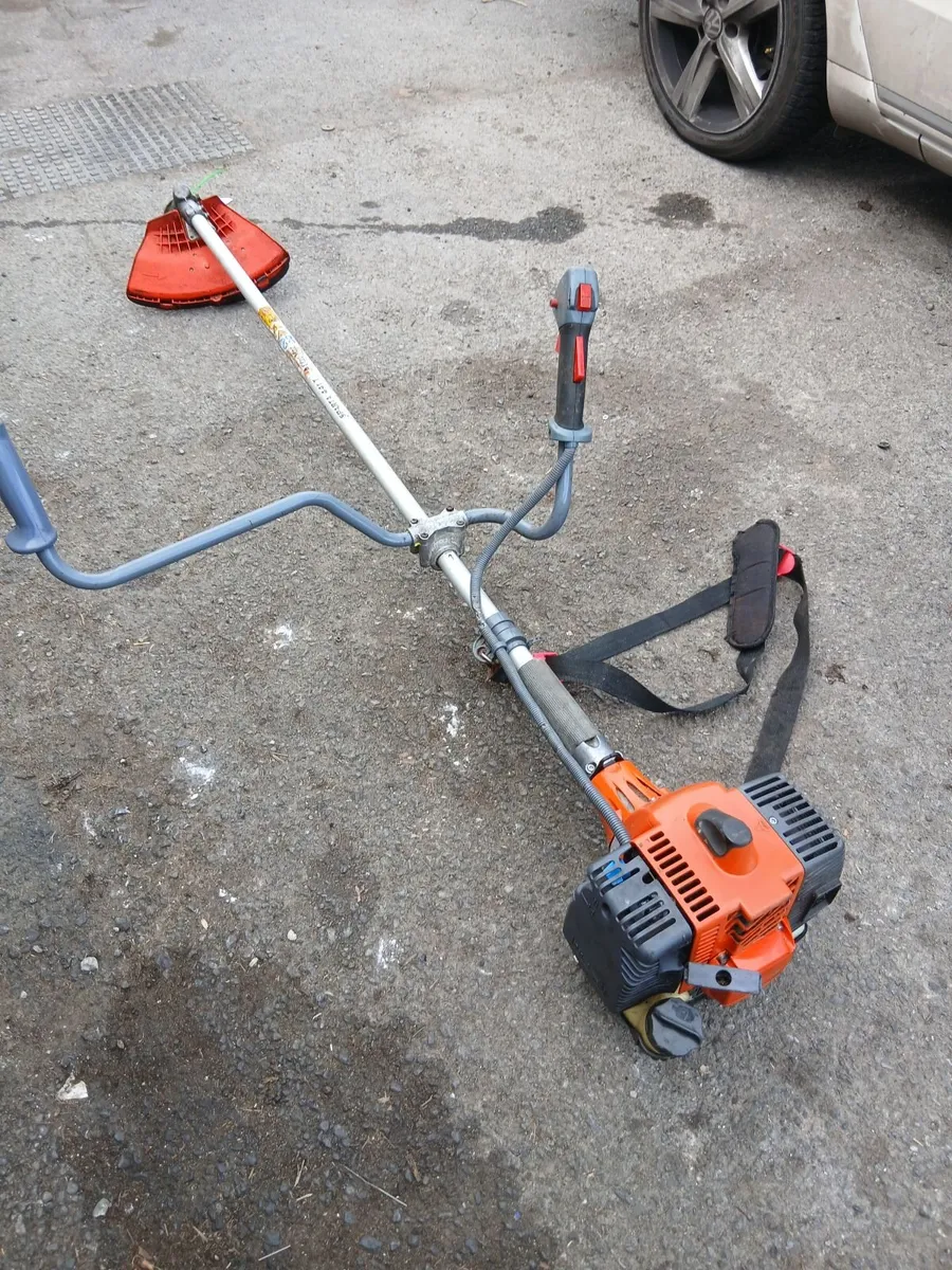 Oleo mac sparat 441 2018 running well - Image 1