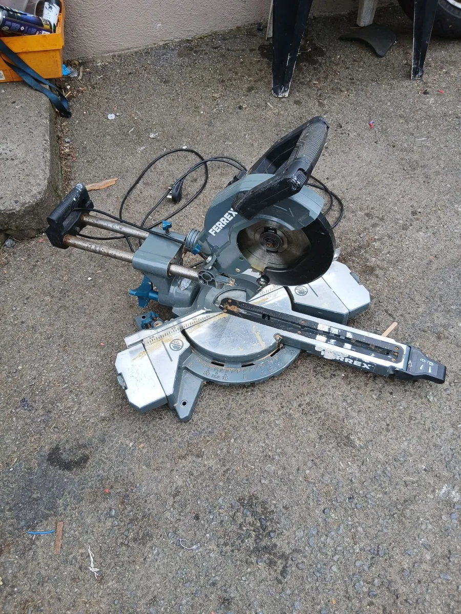 Big ferrxe chop saw working perfect priced - Image 2
