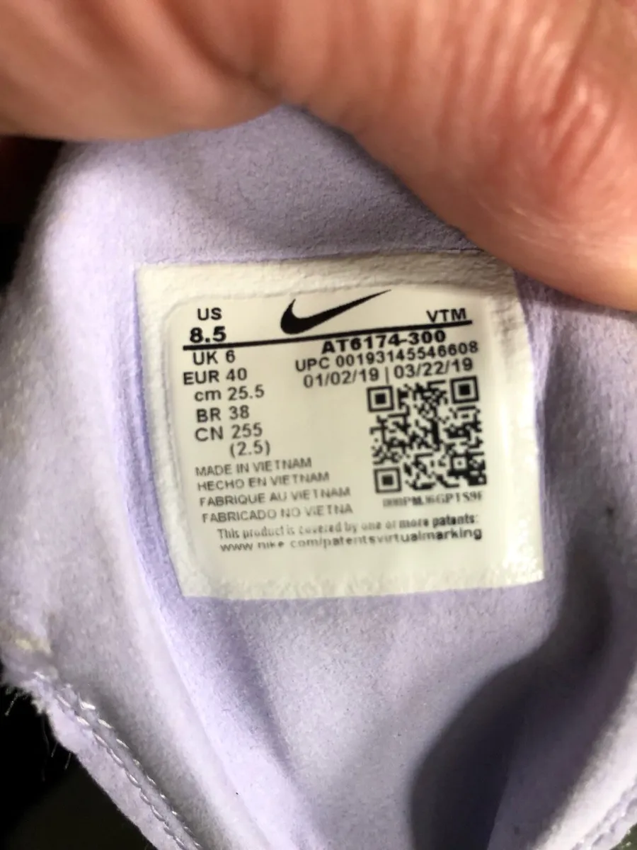 Mens  Nike trainers  size 6 €40 - Image 3