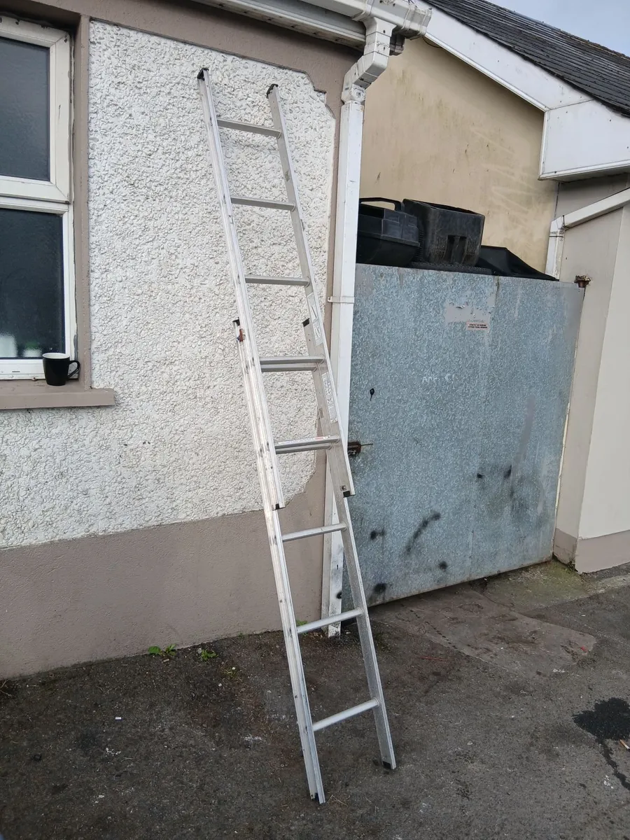 Handy ladder in great condition price too sell - Image 1