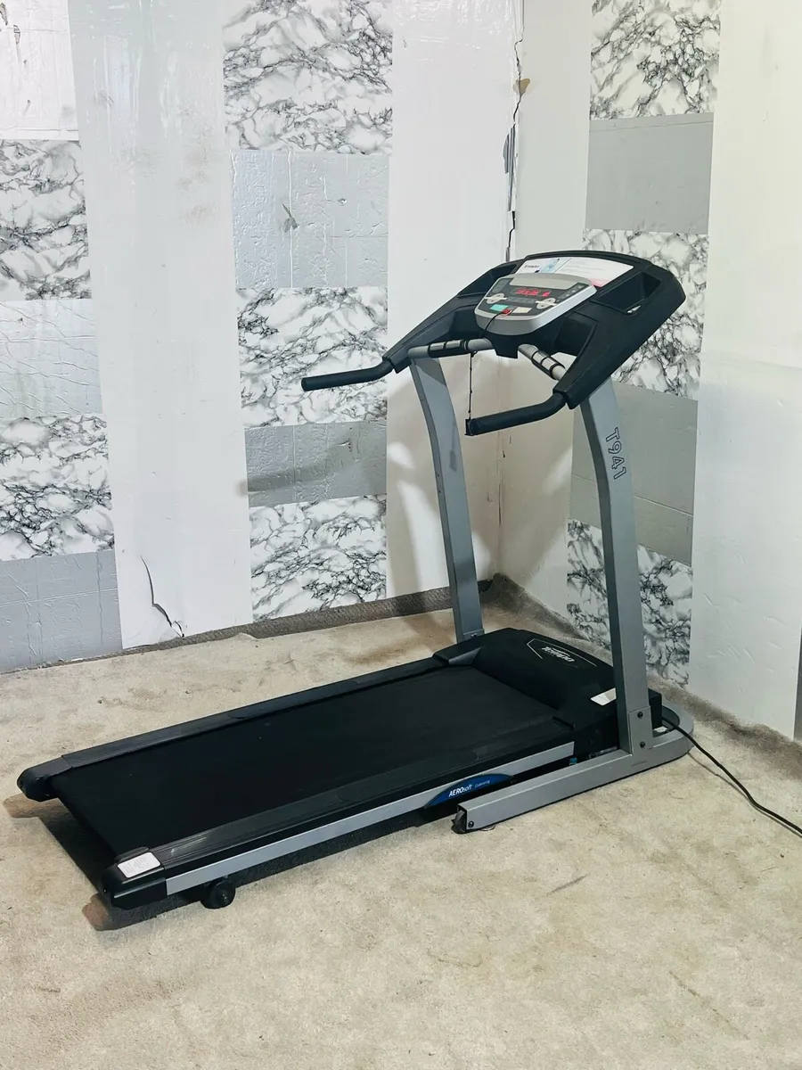 MOTORISED INCLINE TREADMILL IN PERFCT WORKING ord - Image 1