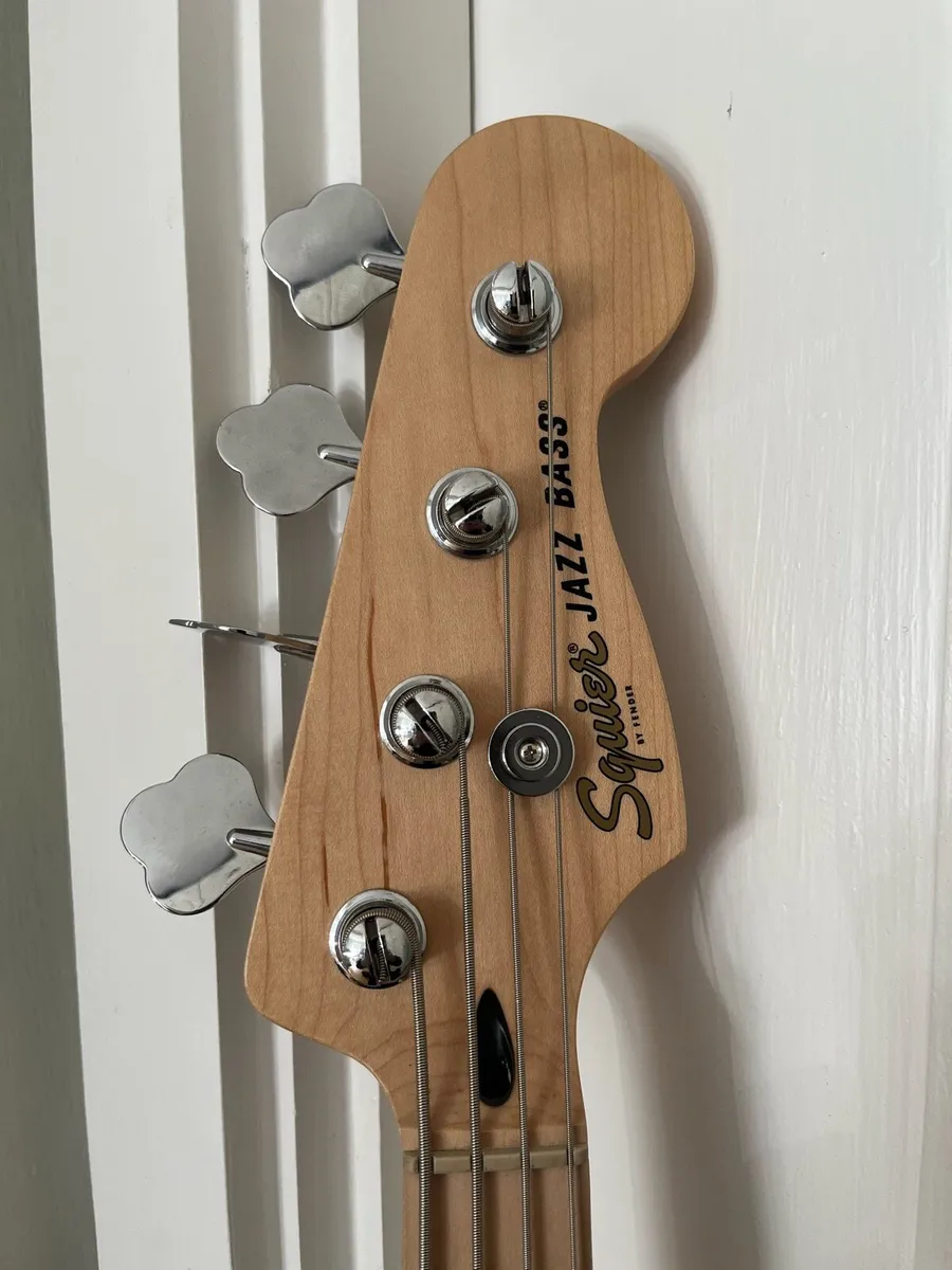 Jazz Bass Squier Black - Image 4