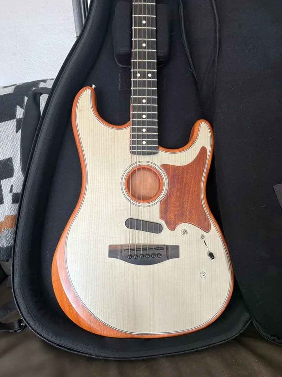 Fender Acoustasonic AM - Image 1