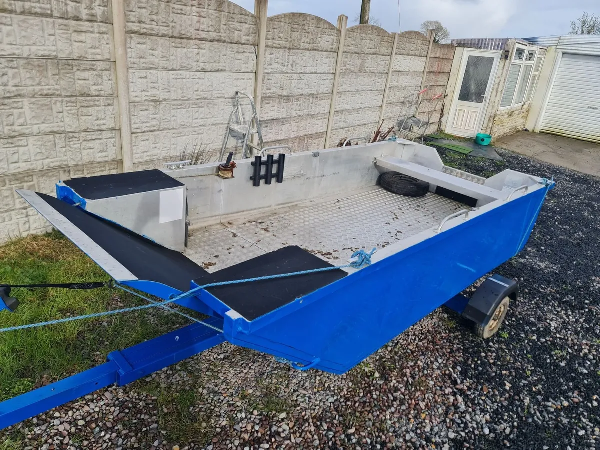RARE ALUMINIUM BOAT WITH TRAILER - Image 4