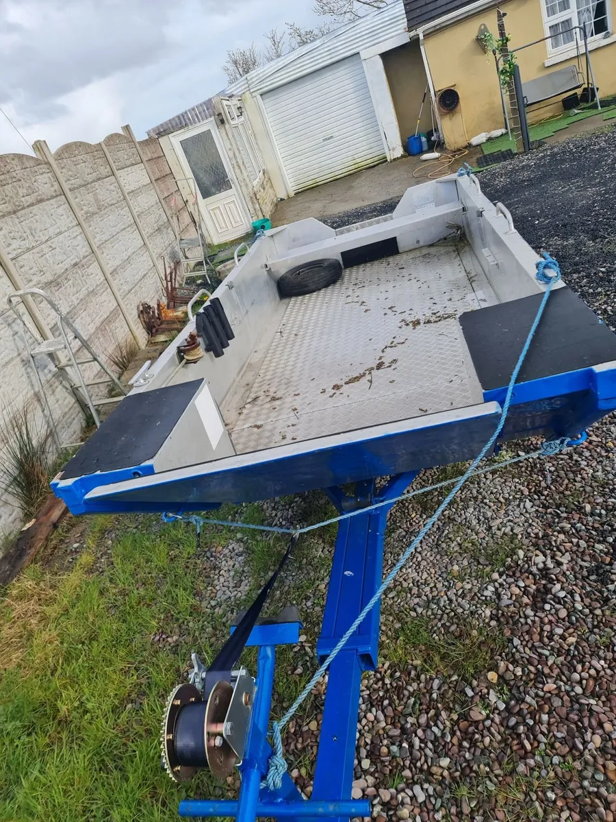 RARE ALUMINIUM BOAT WITH TRAILER - Image 1