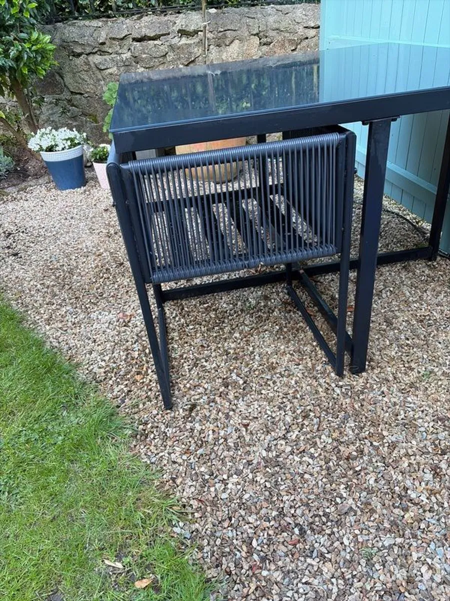 garden table and four chairs - Image 3