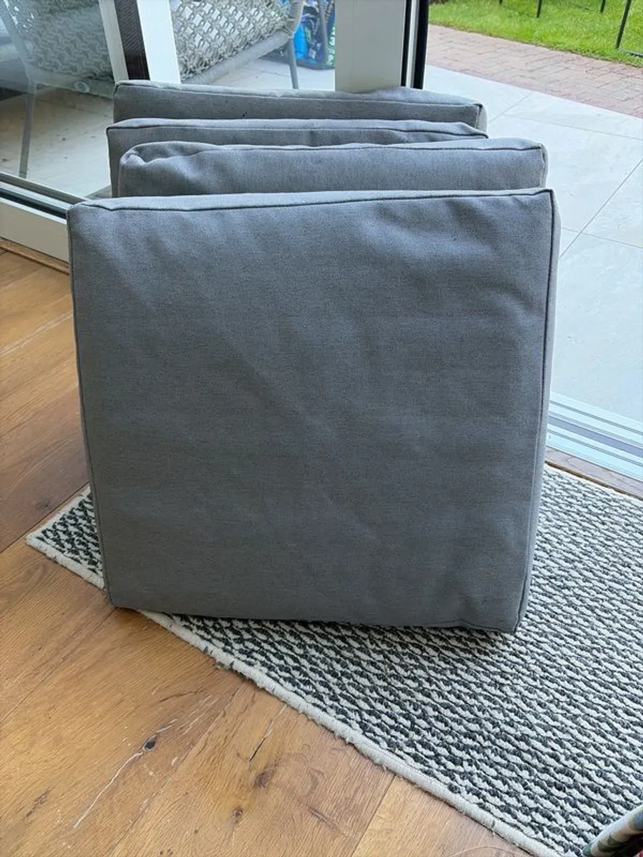 garden table and four chairs - Image 4