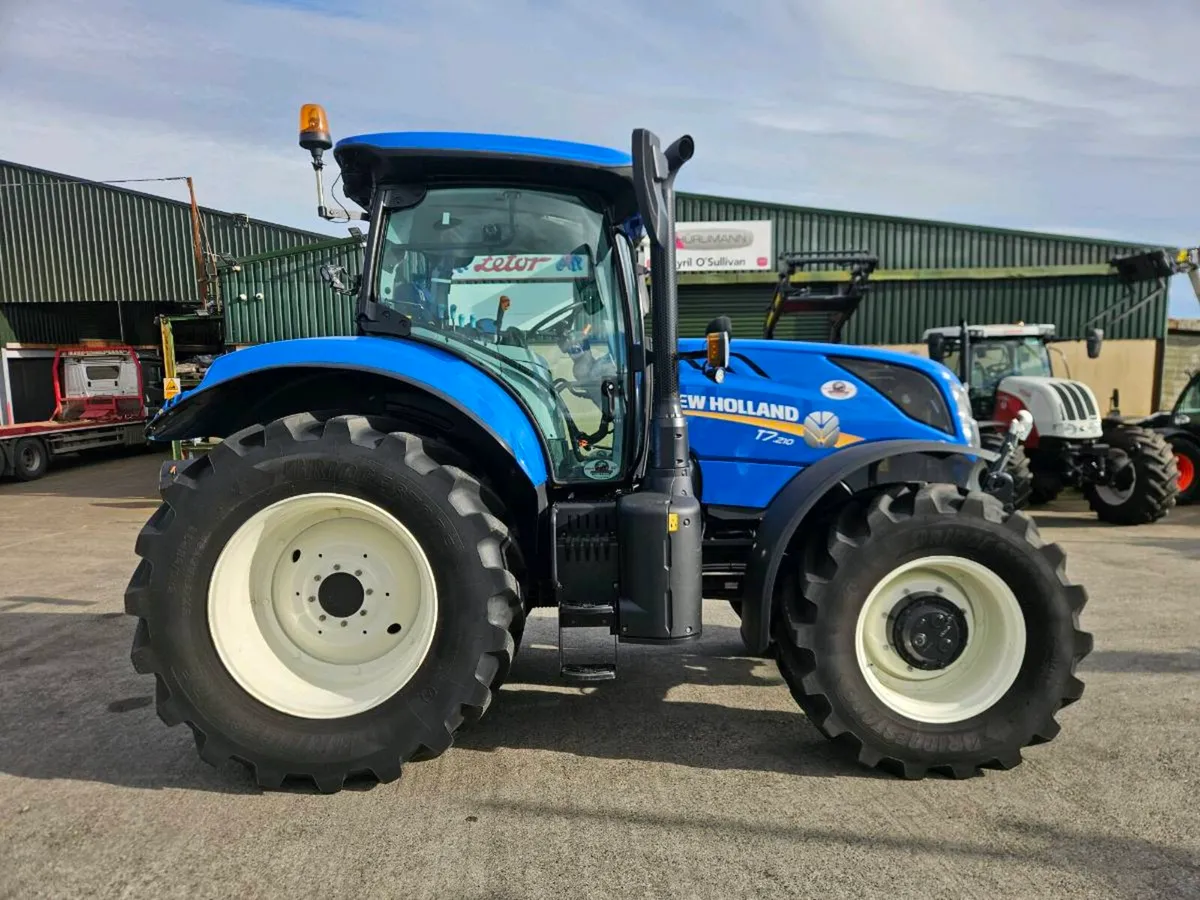 New Holland T7.210 Range Command - Image 1