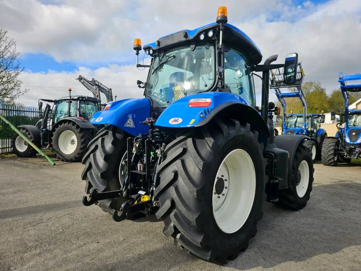 New Holland T7.210 Range Command - Image 2