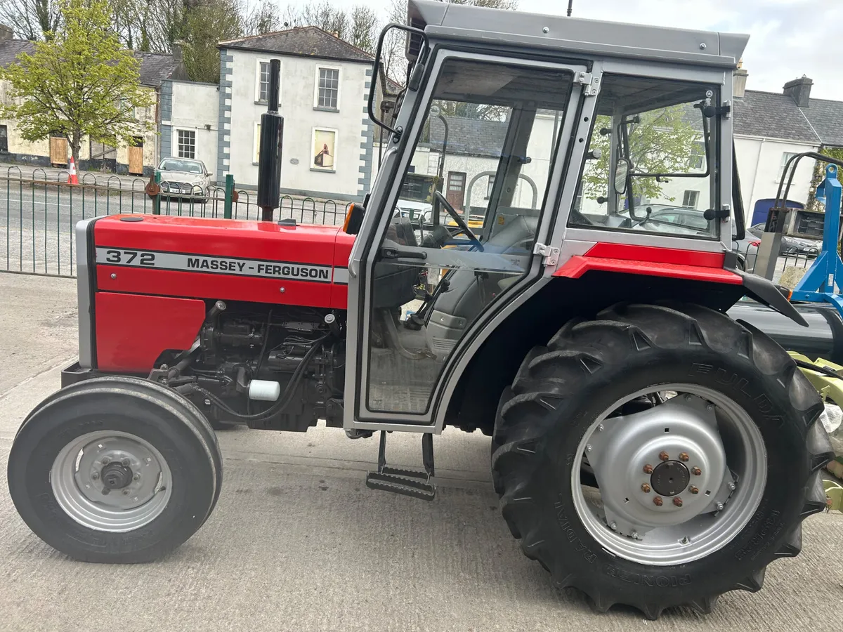 1992 Massey Ferguson 372 2wd - Image 4