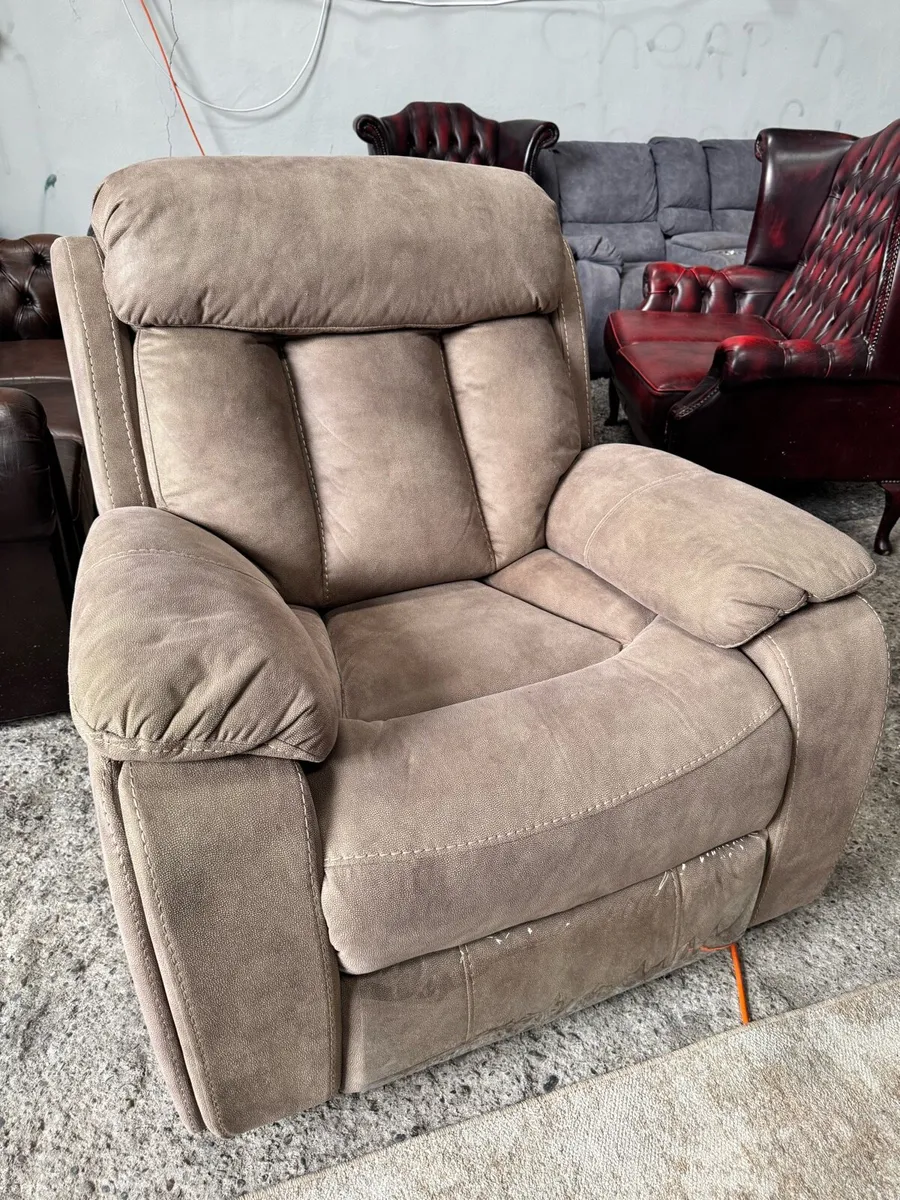Ez Living 3-1-1 recliner suite - Image 3