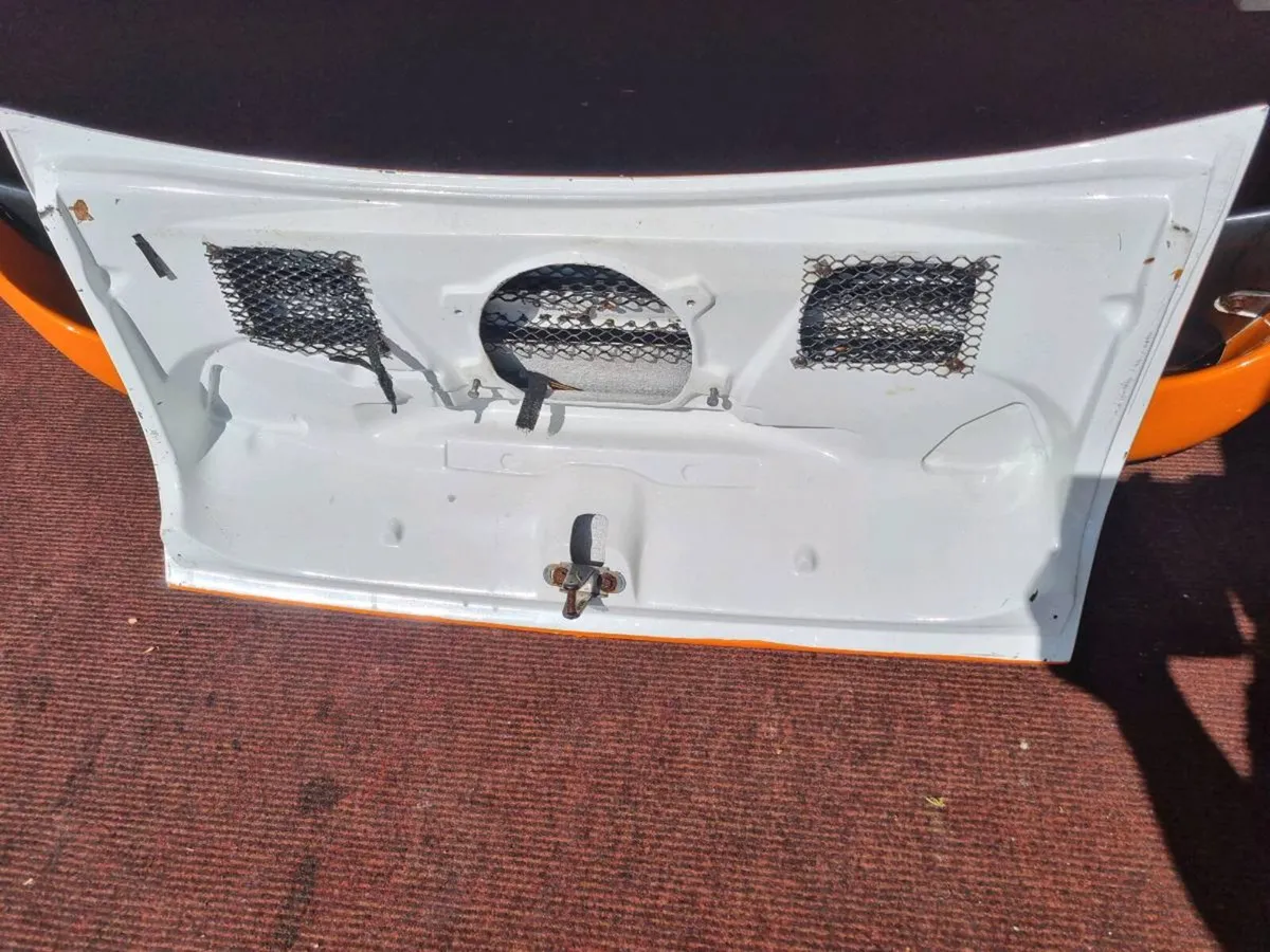 Porsche 996 GT3-Style Engine Lid - Image 4