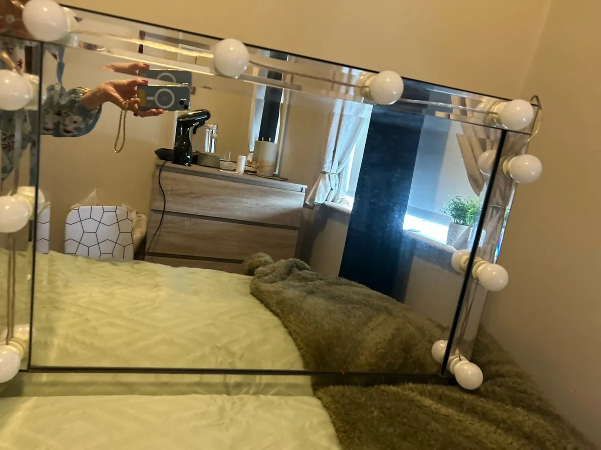 Mirror - Image 3