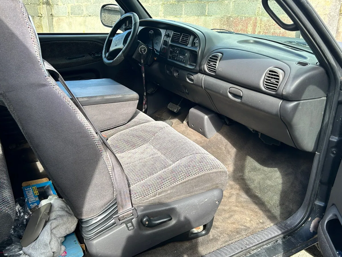 Dodge ram 2500 - Image 2