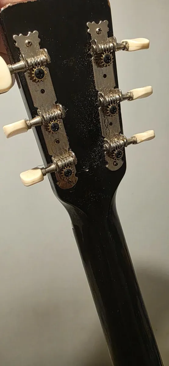 Guitar - Image 2