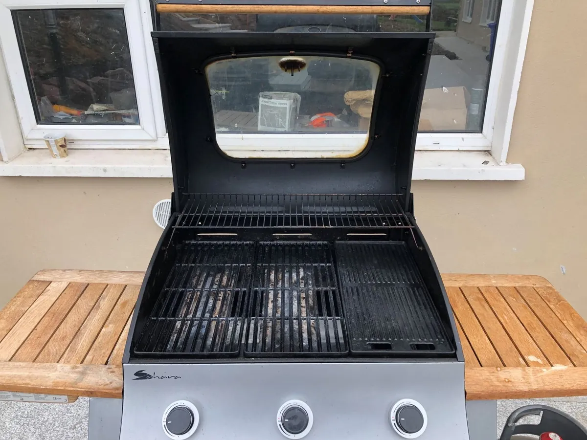 Gas BBQ - Image 2