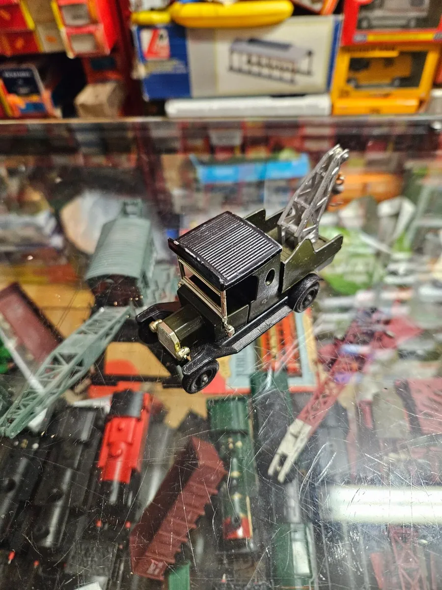 Matchbox Yesteryear Code3 Tow Truck - Image 3