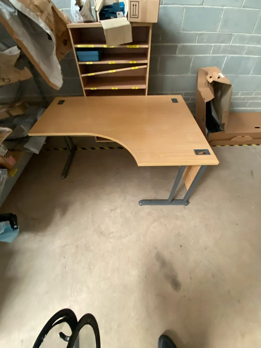 Office desk - Image 1