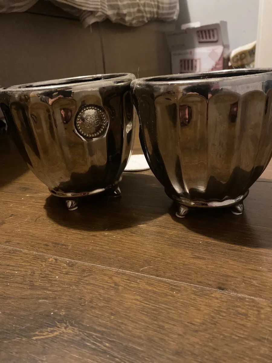 Plant pots - Image 1