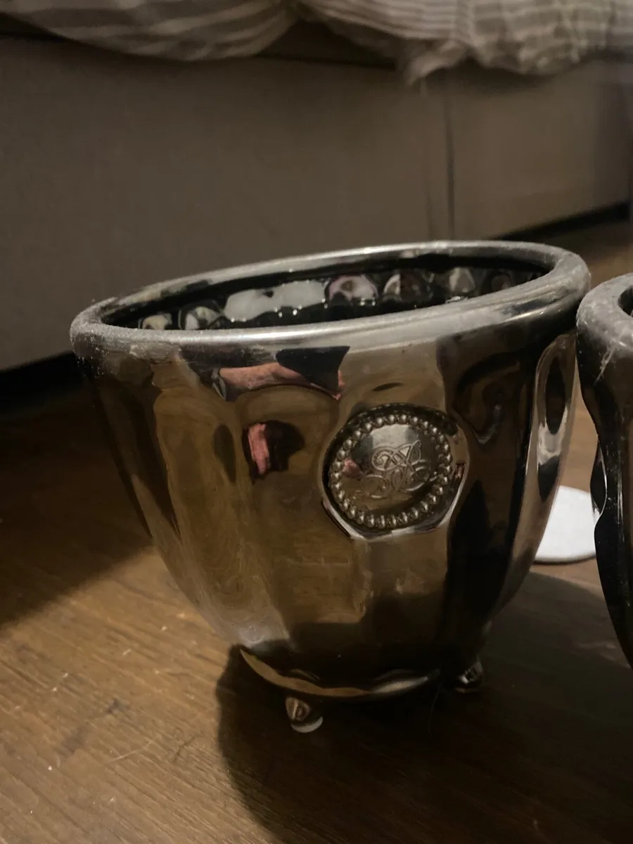 Plant pots - Image 2