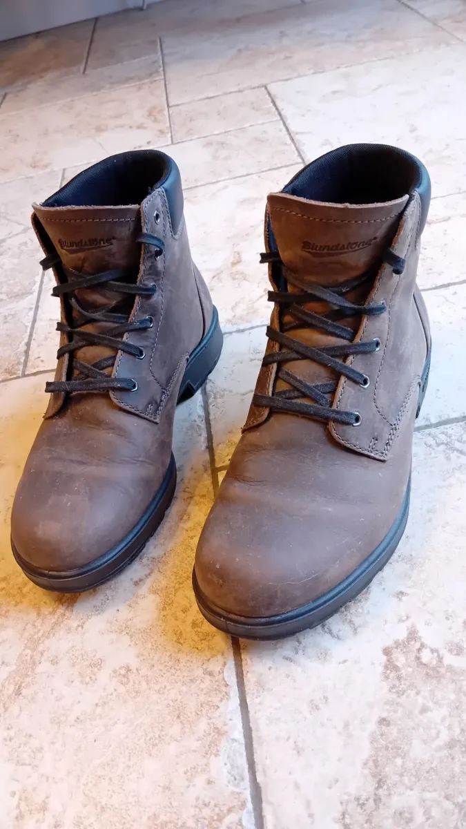 Blundstone size 8 boots - Image 2