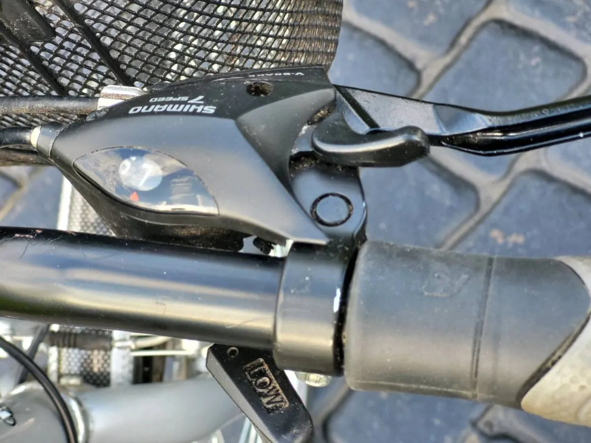 LADIES BIKE N BASKET V.G.C - Image 4