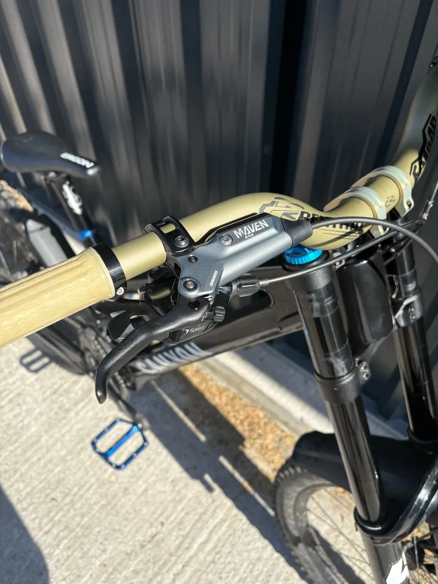 Canyon Sender Downhill MTB - Image 4